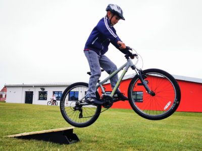 Learn to ride a bike with Outfit Moray and Bike Revolution